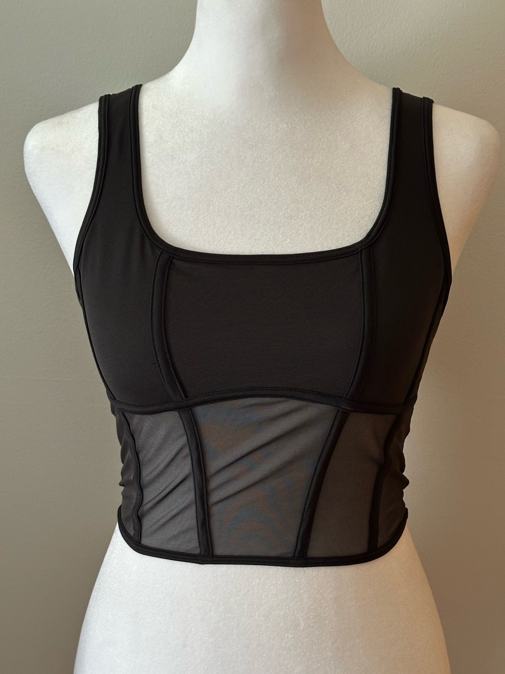 Women’s Stylish Detailed Essential Crop Top- Black - Picture 2 of 2